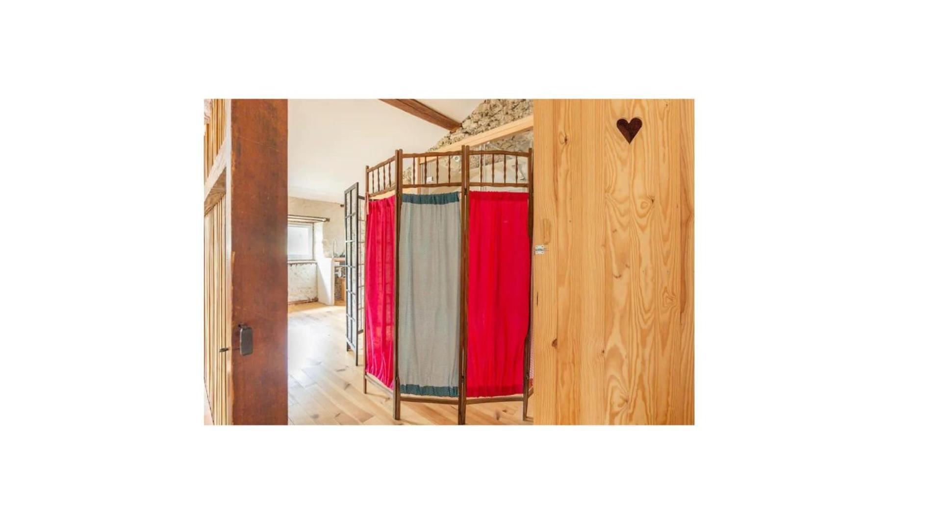 Chambre Triple Deluxe - Gite De La Louve Fougax-et-Barrineuf 외부 사진